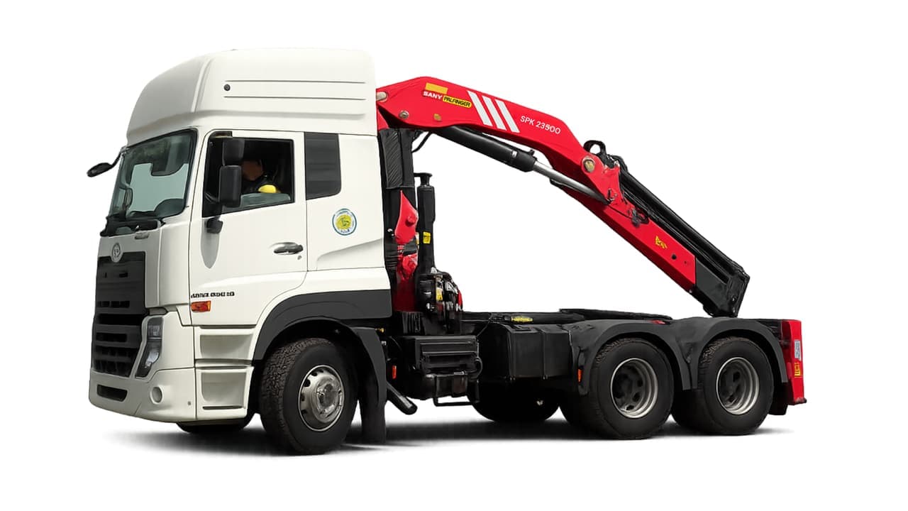 Đầu kéo UD Trucks Quester GWE 350 6x4 gắn cẩu gập Palfinger SPK23500C (10 tấn)